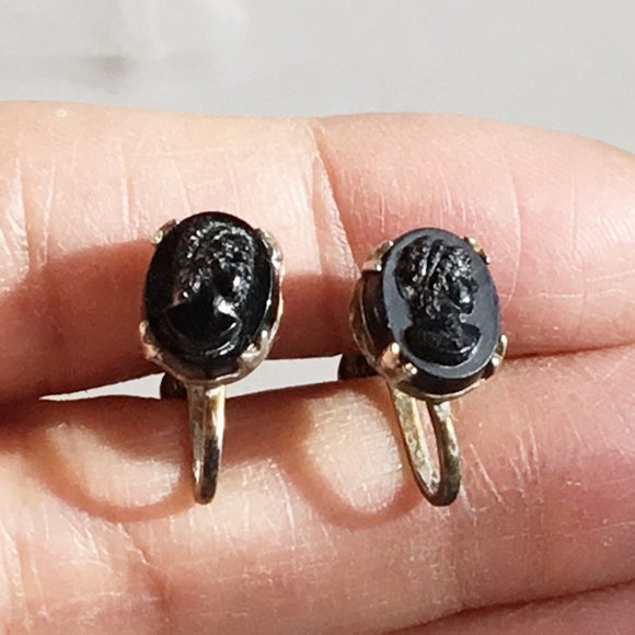 Vintage Sterling Silver Prong Set Jet Black Cameo Portrait Screw Back Earrings - Picture 1 of 5